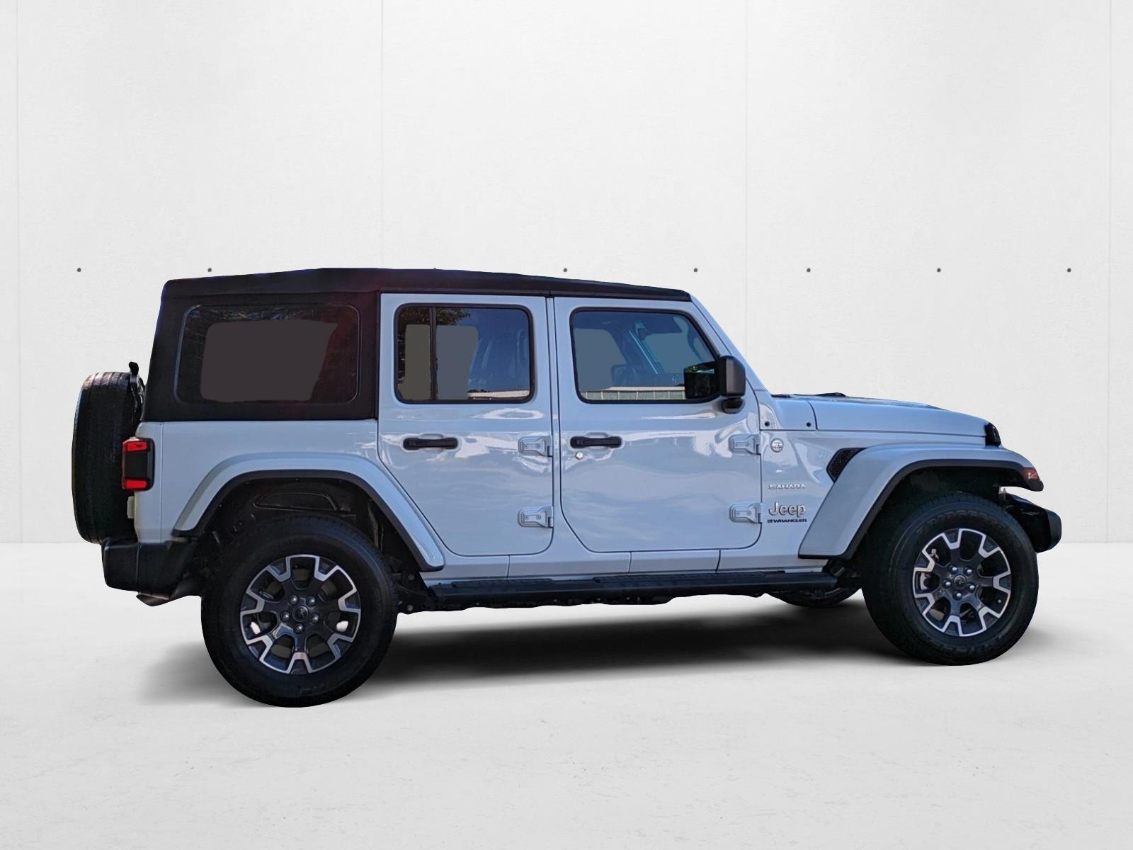 2024 Jeep Wrangler Sahara photo 3