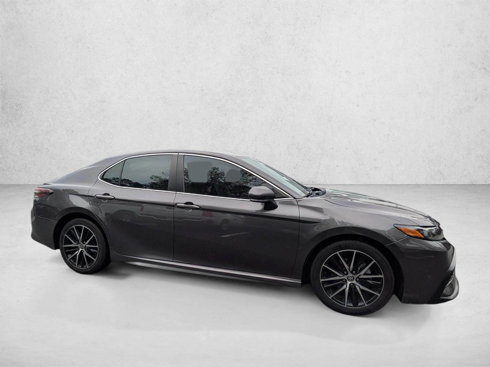 2023 Toyota Camry SE photo 4