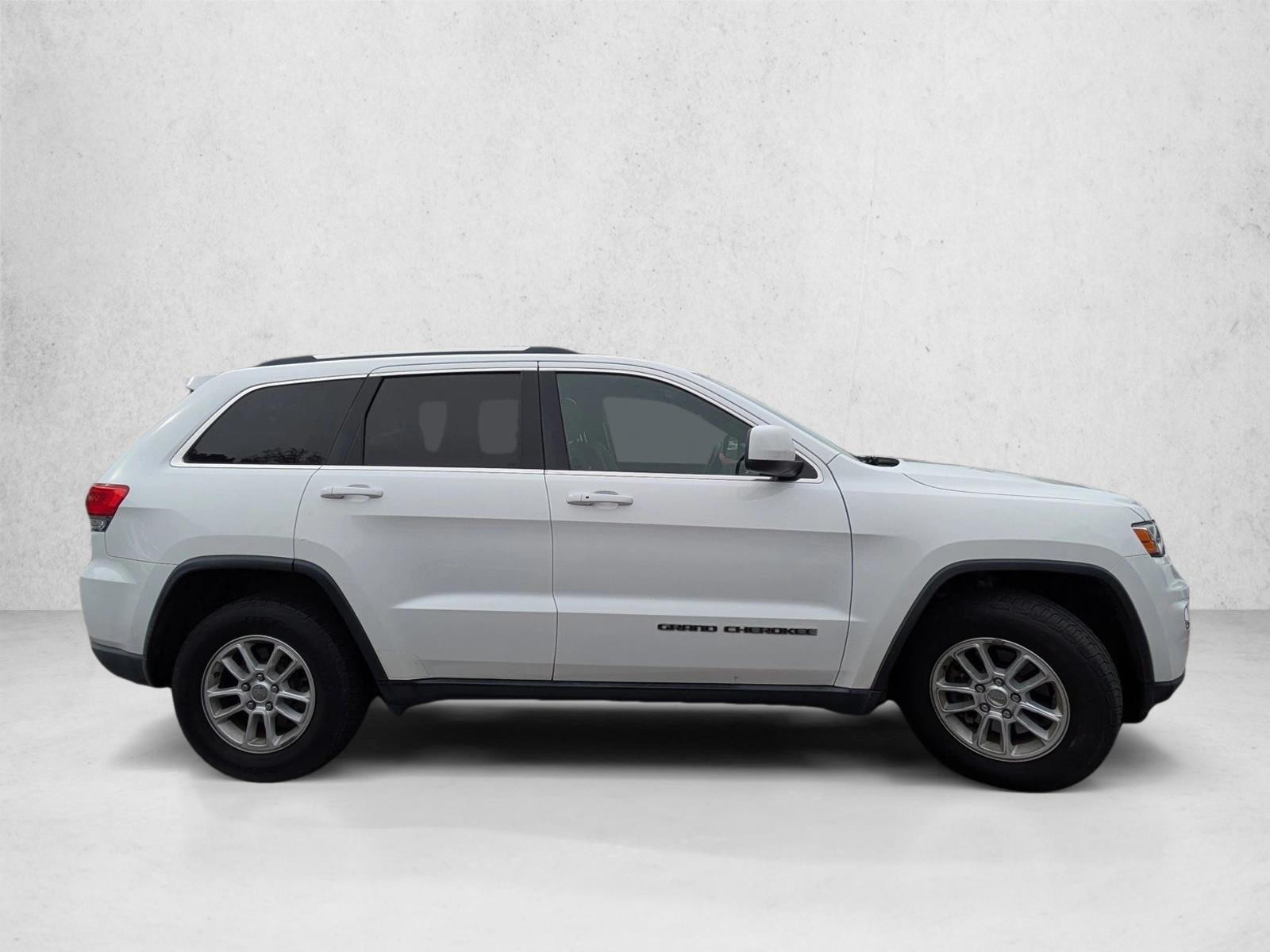 2018 Jeep Grand Cherokee Laredo photo 3