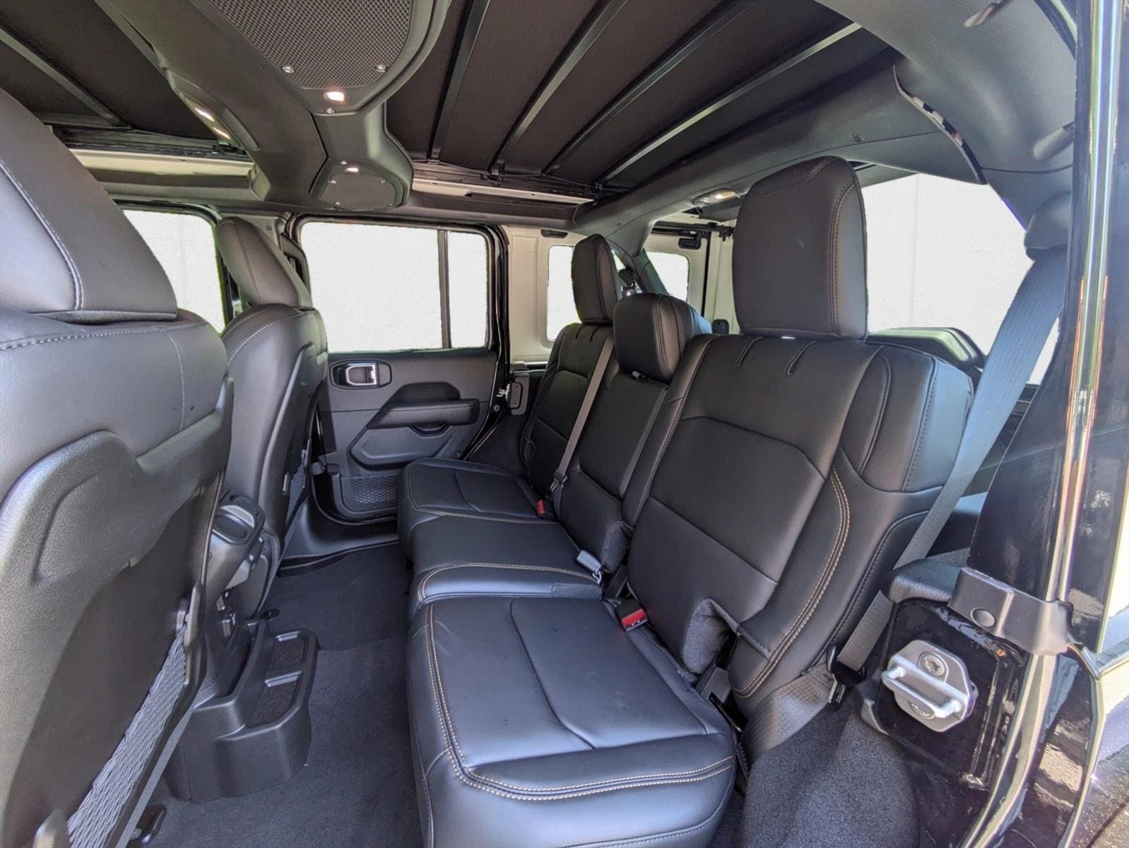2025 Jeep Wrangler 4-Door Rubicon 392 Final Edition - Photo 17