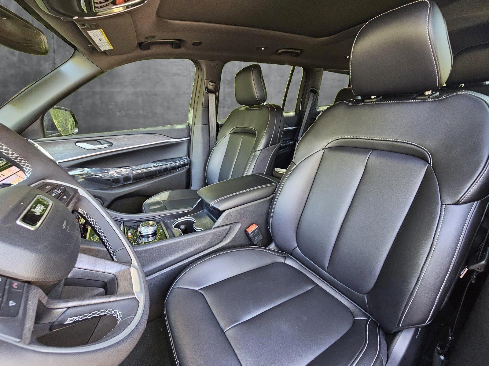 2024 Jeep Grand Cherokee L photo 4