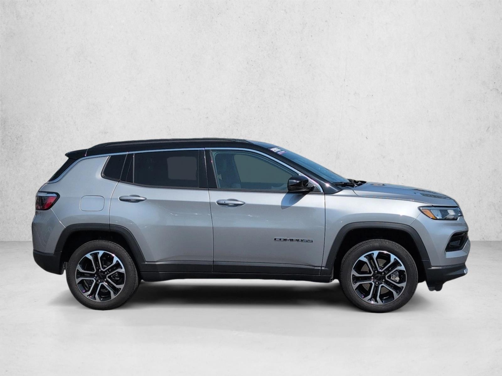 2024 Jeep Compass Limited Sport photo 3