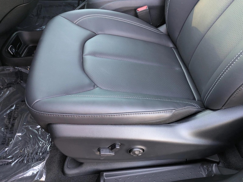 New 2026 Chrysler Pacifica Select Van Passenger Van