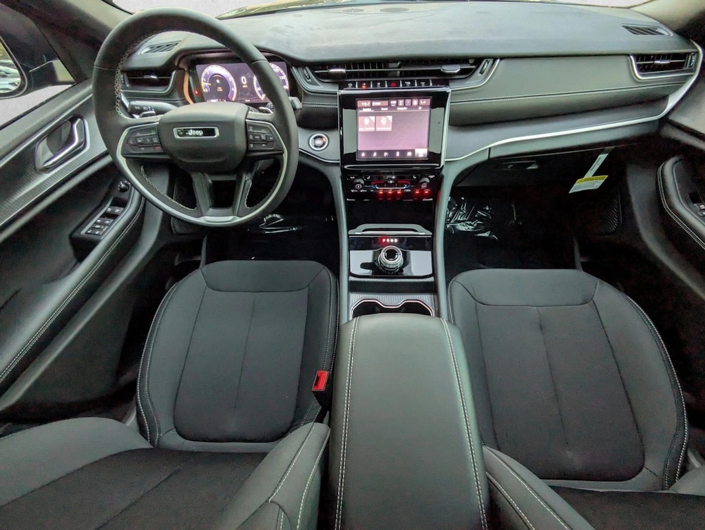 New 2025 Jeep Grand Cherokee L Laredo X SUV