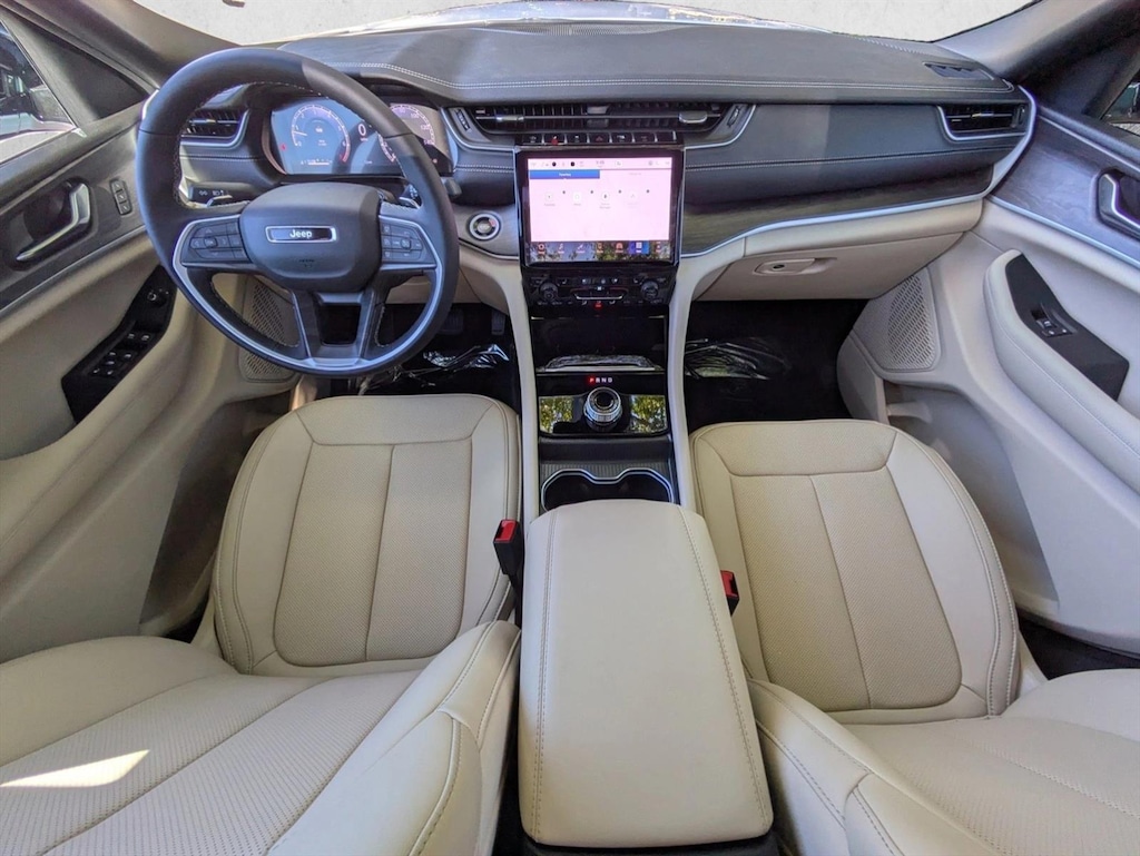 New 2025 Jeep Grand Cherokee L Limited SUV