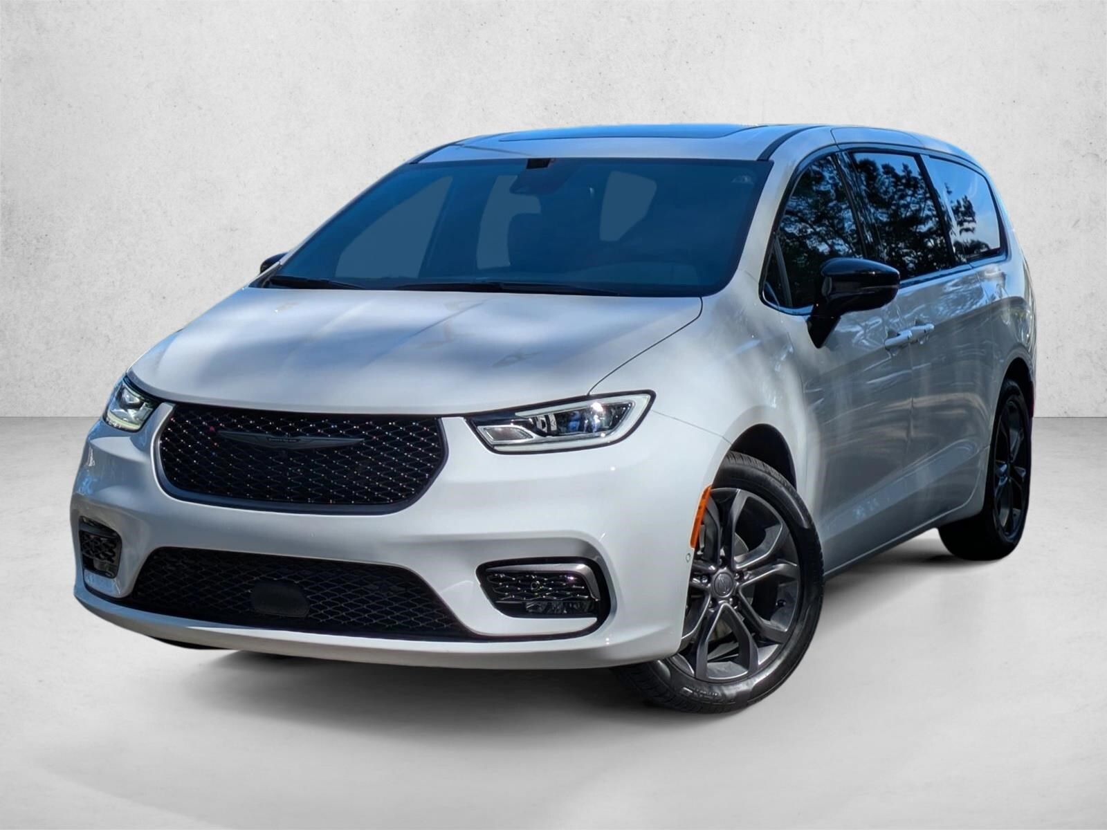 2026 Chrysler Pacifica Select's photo