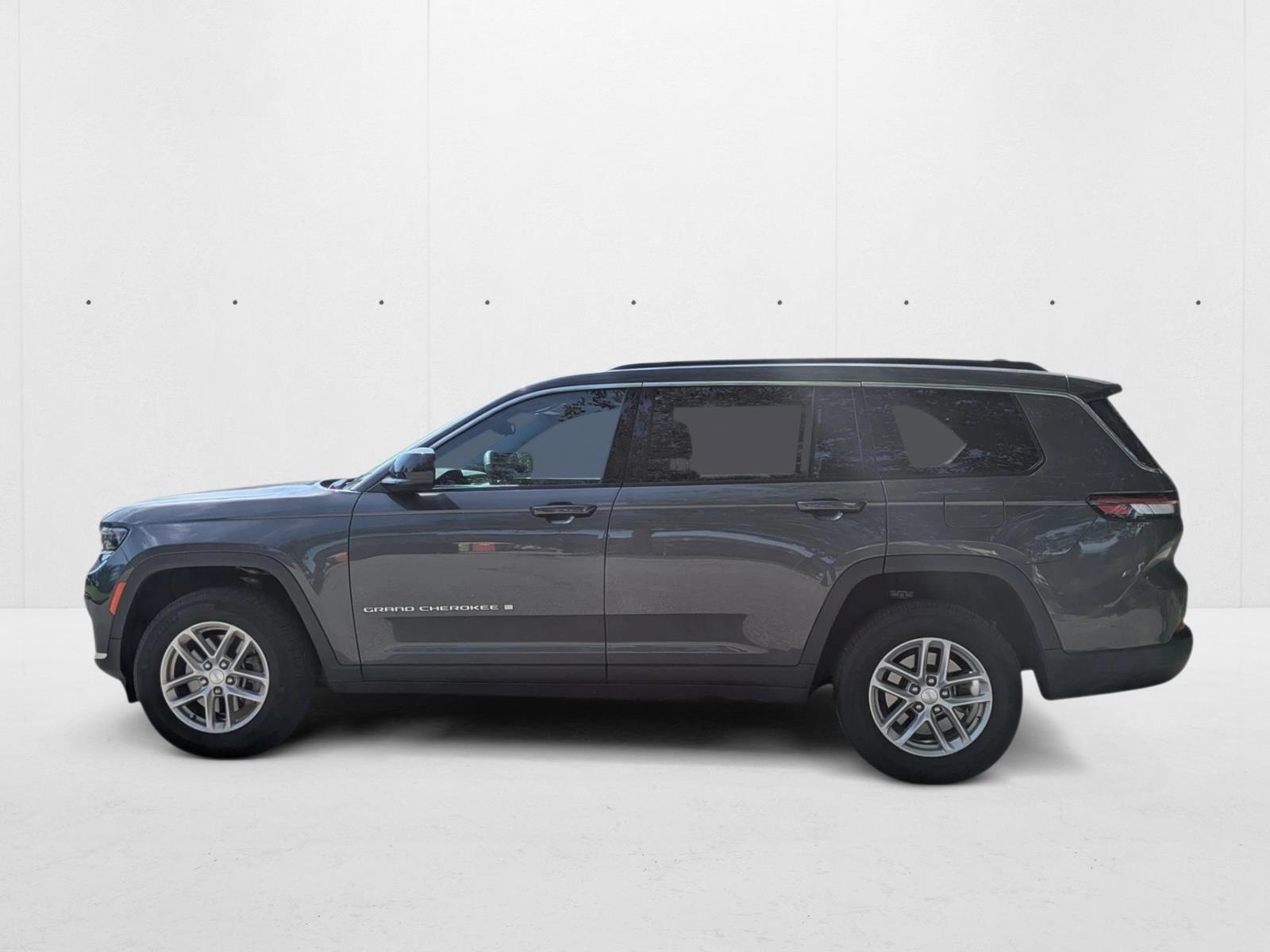 2024 Jeep Grand Cherokee Laredo photo 3