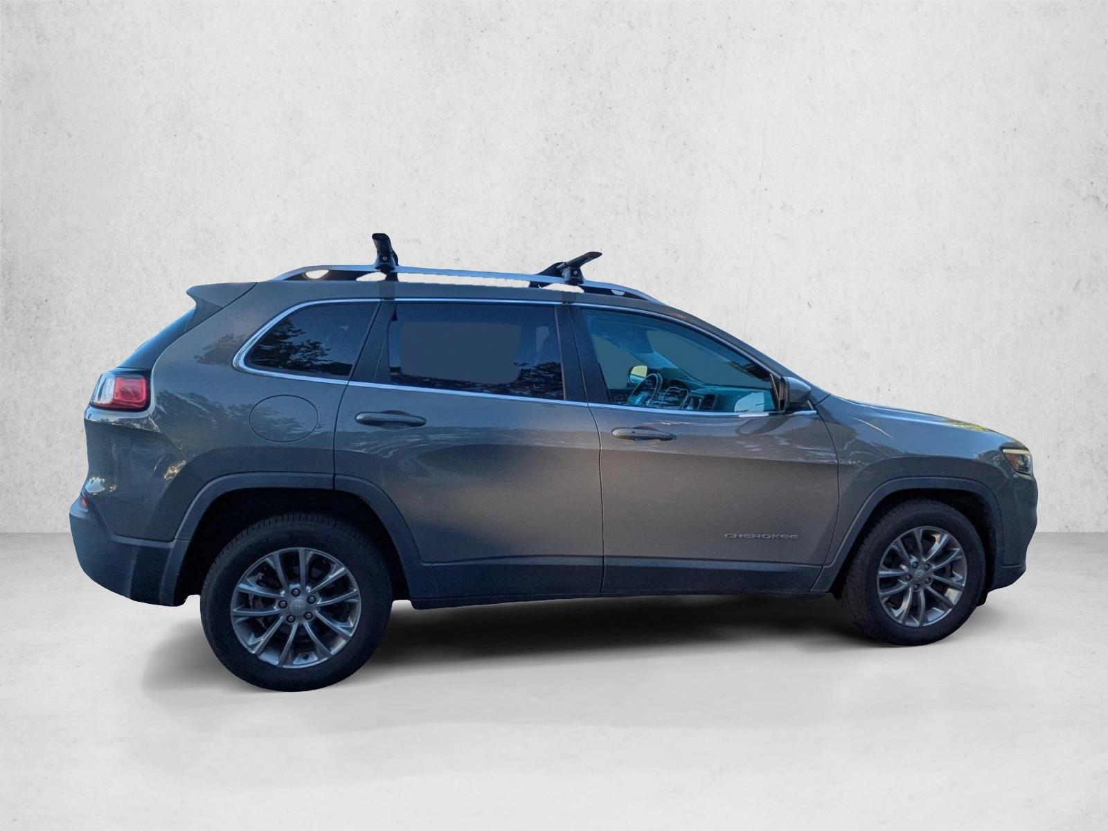 2019 Jeep Cherokee Latitude photo 3
