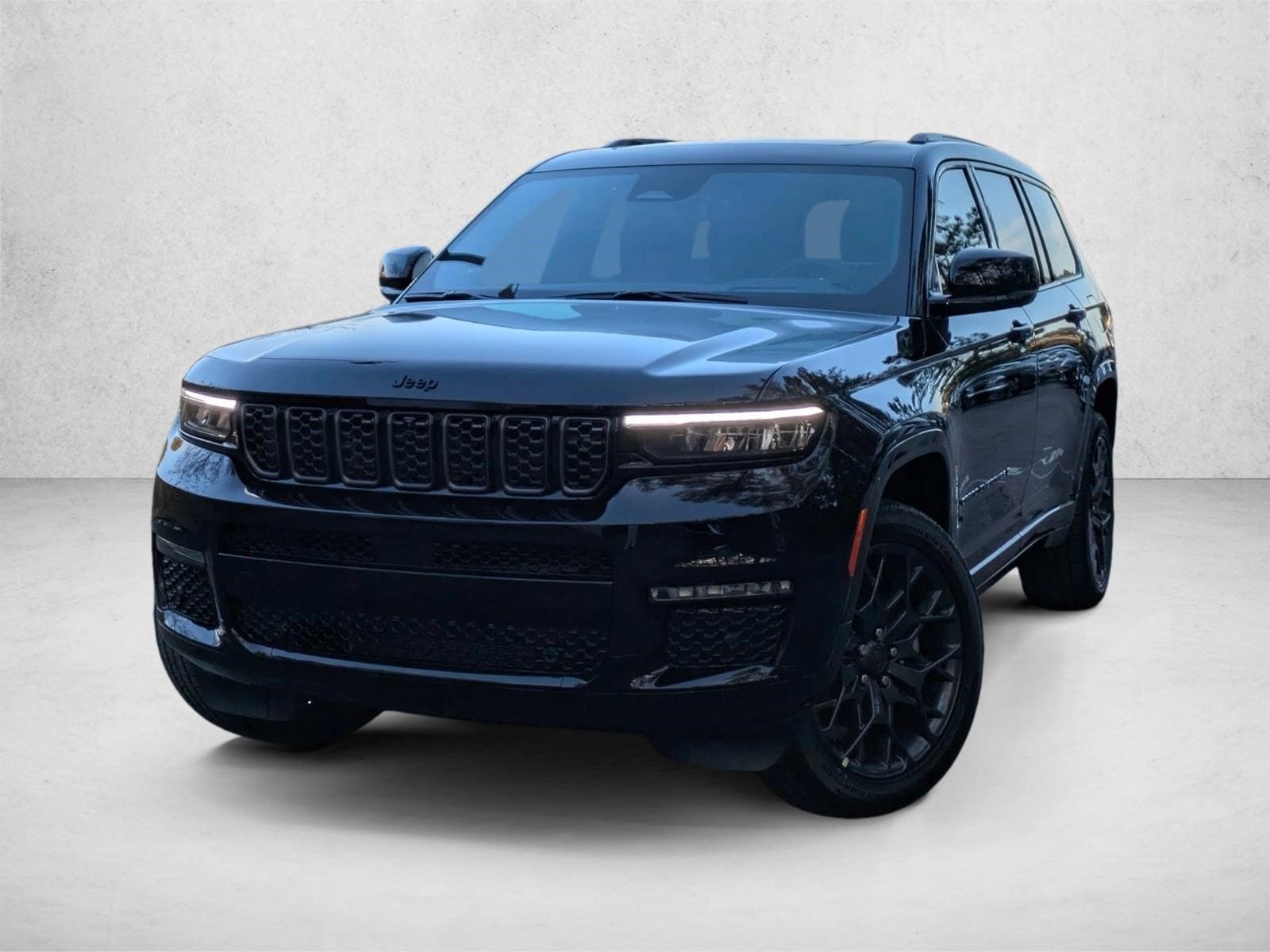 2025 Jeep Grand Cherokee L Summit's photo