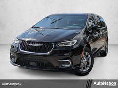 2026 Chrysler Pacifica Limited Van Passenger Van