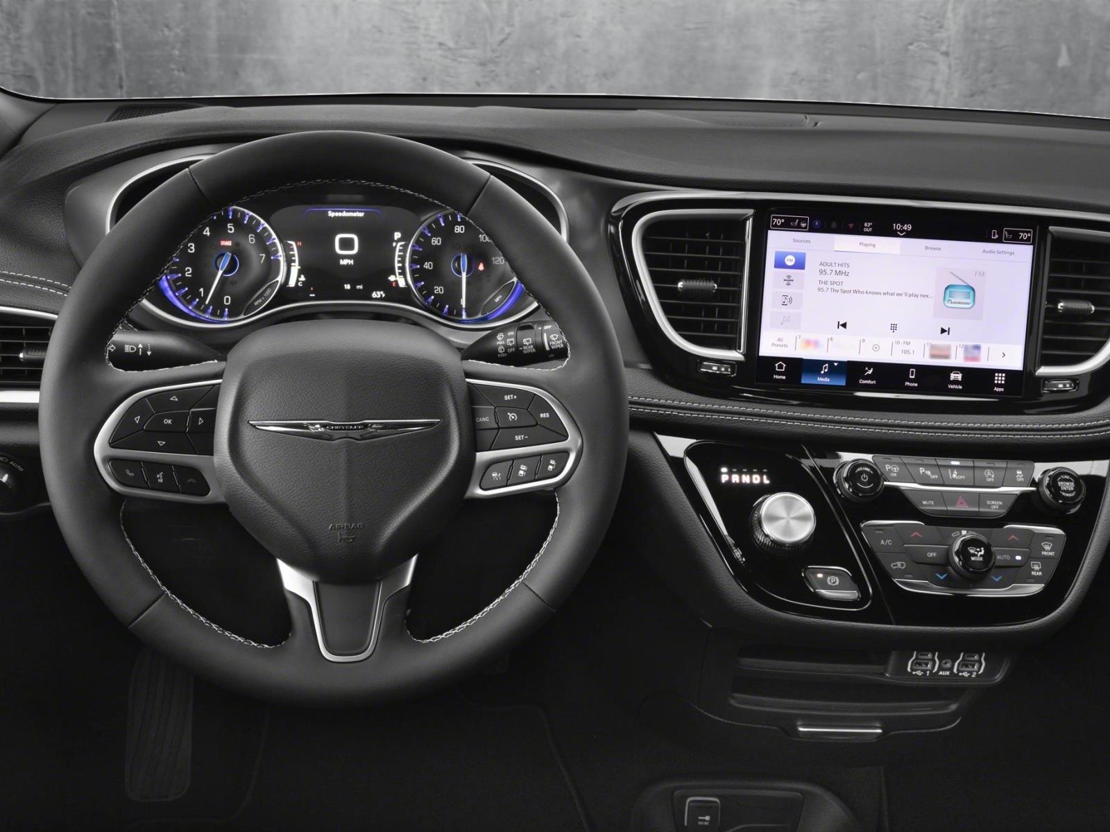 2026 Chrysler Pacifica photo 4