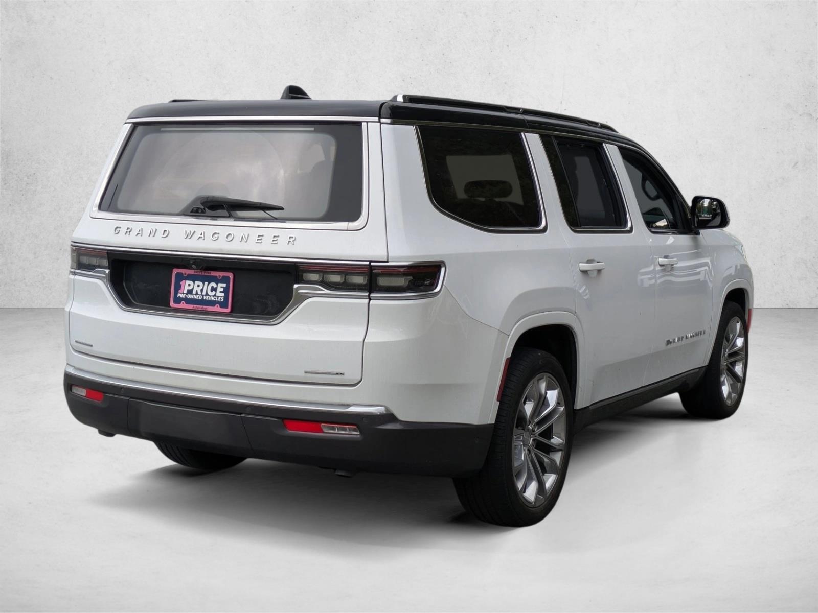 2022 Jeep Grand Wagoneer II photo 2