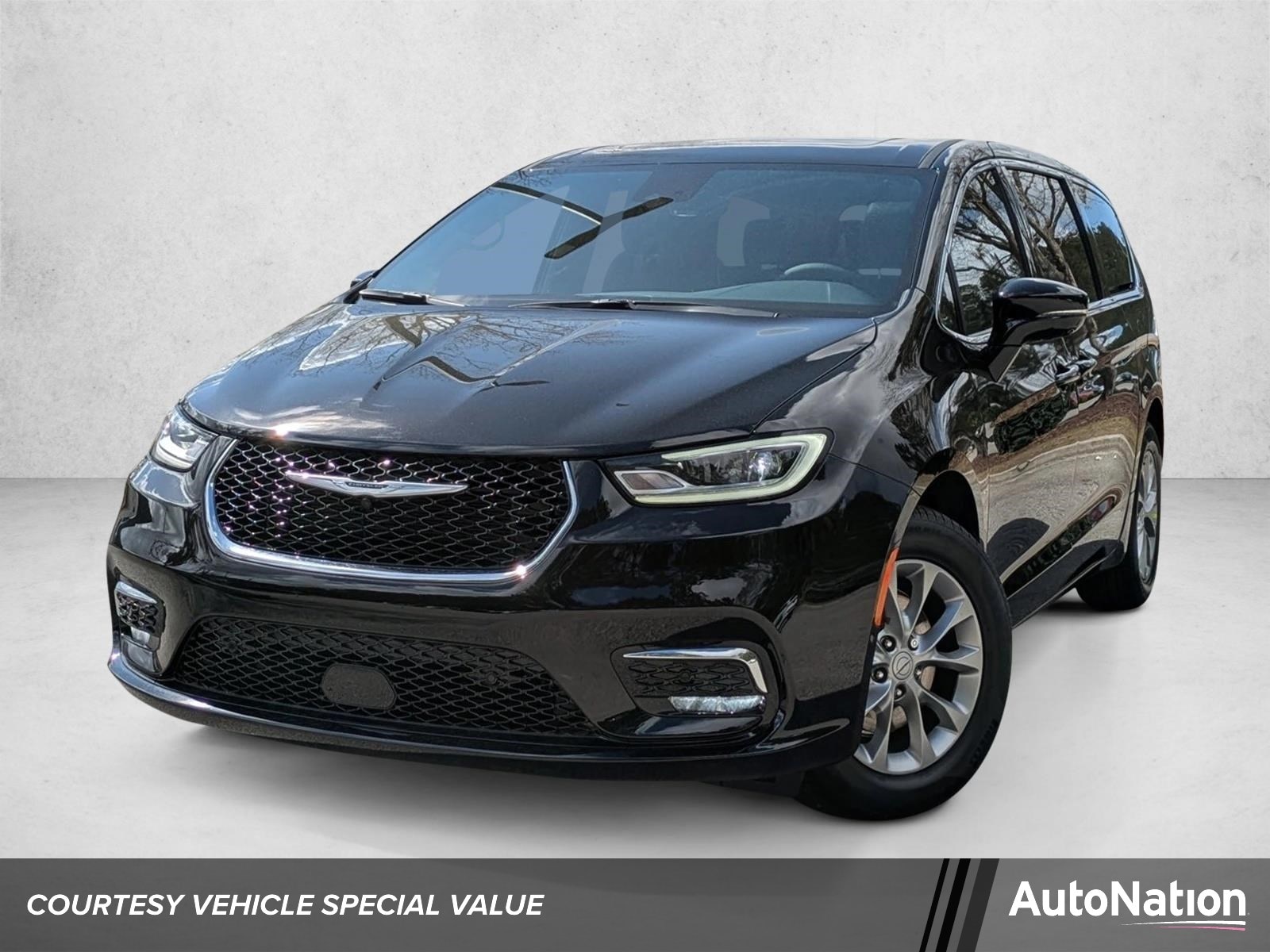 2026 Chrysler Pacifica Limited's photo