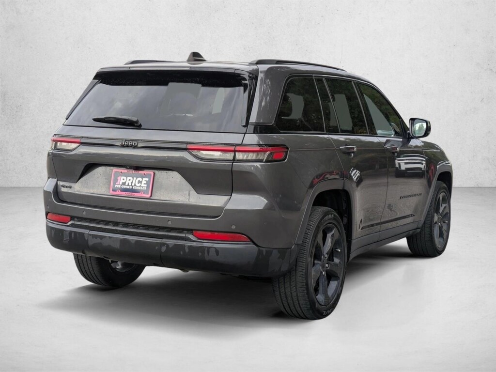 Used 2023 Jeep Grand Cherokee Altitude SUV