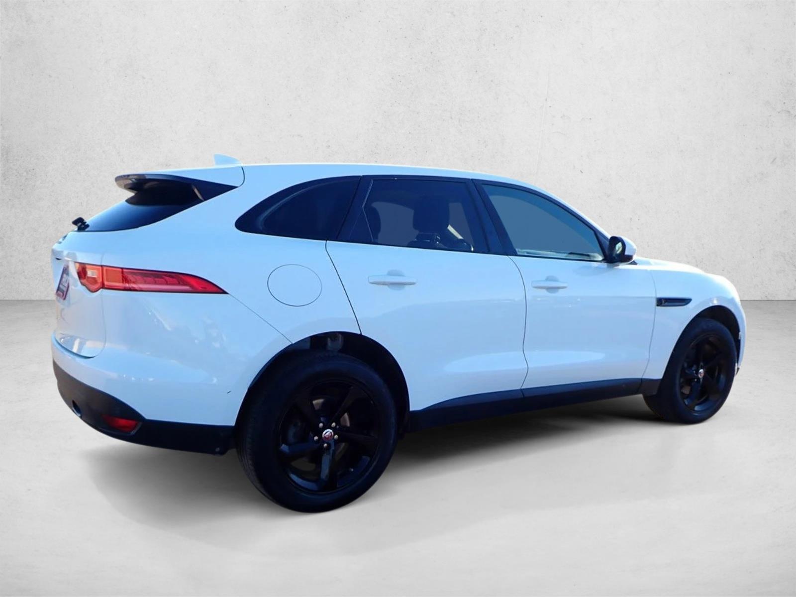 2019 Jaguar F-PACE Premium photo 4