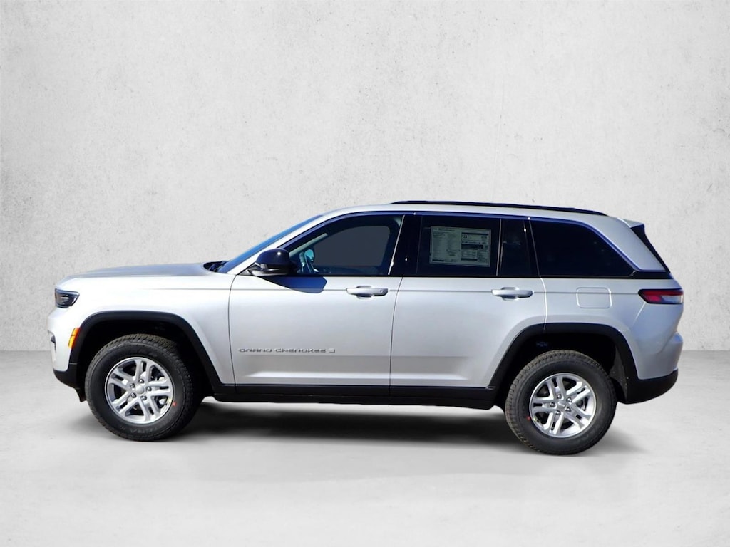 New 2025 Jeep Grand Cherokee Laredo SUV