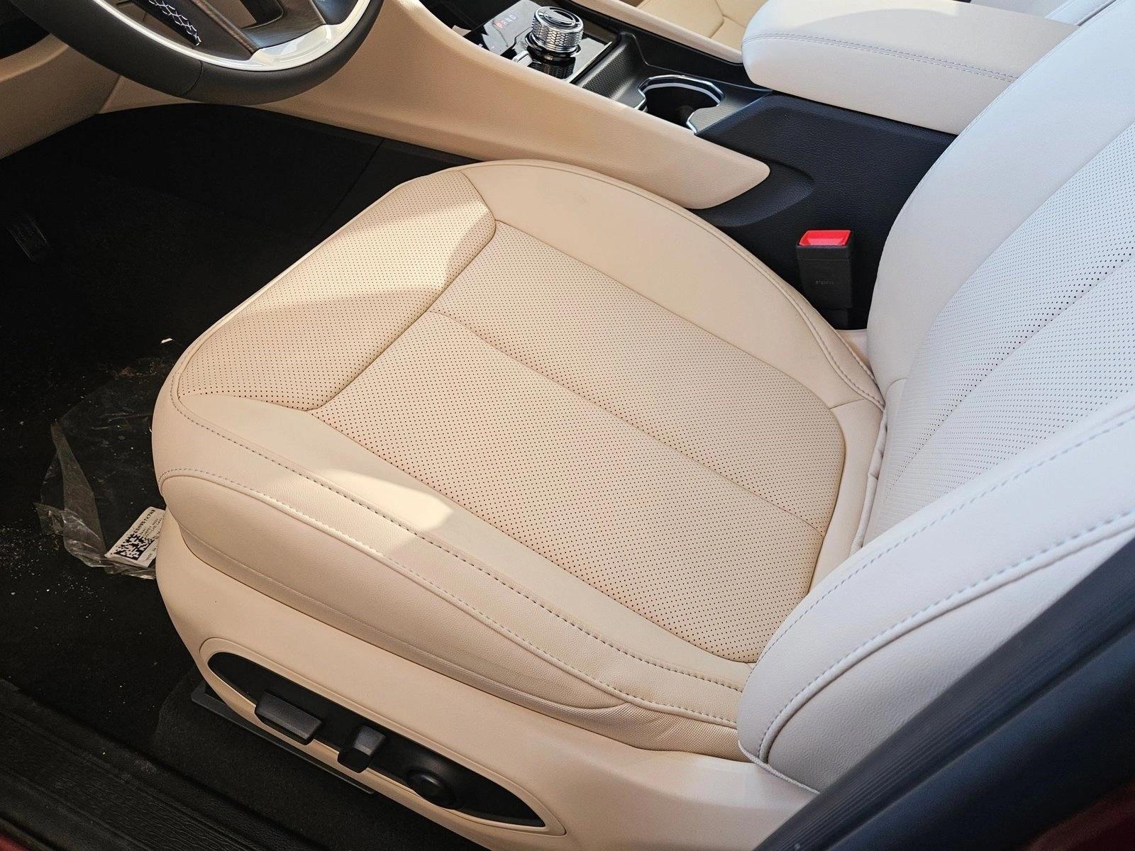 2025 Jeep Grand Cherokee Limited photo 4