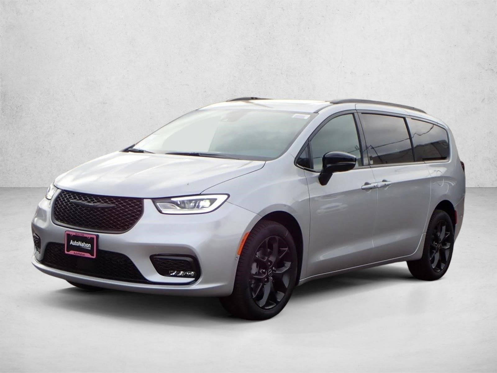 2026 Chrysler Pacifica Limited's photo