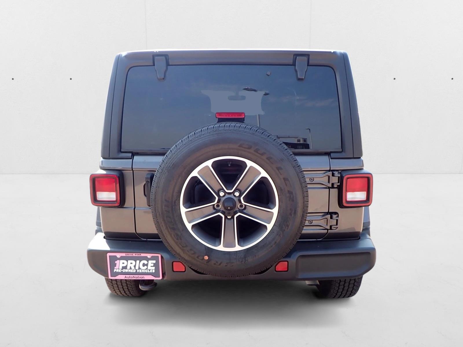 2023 Jeep Wrangler Sahara photo 3