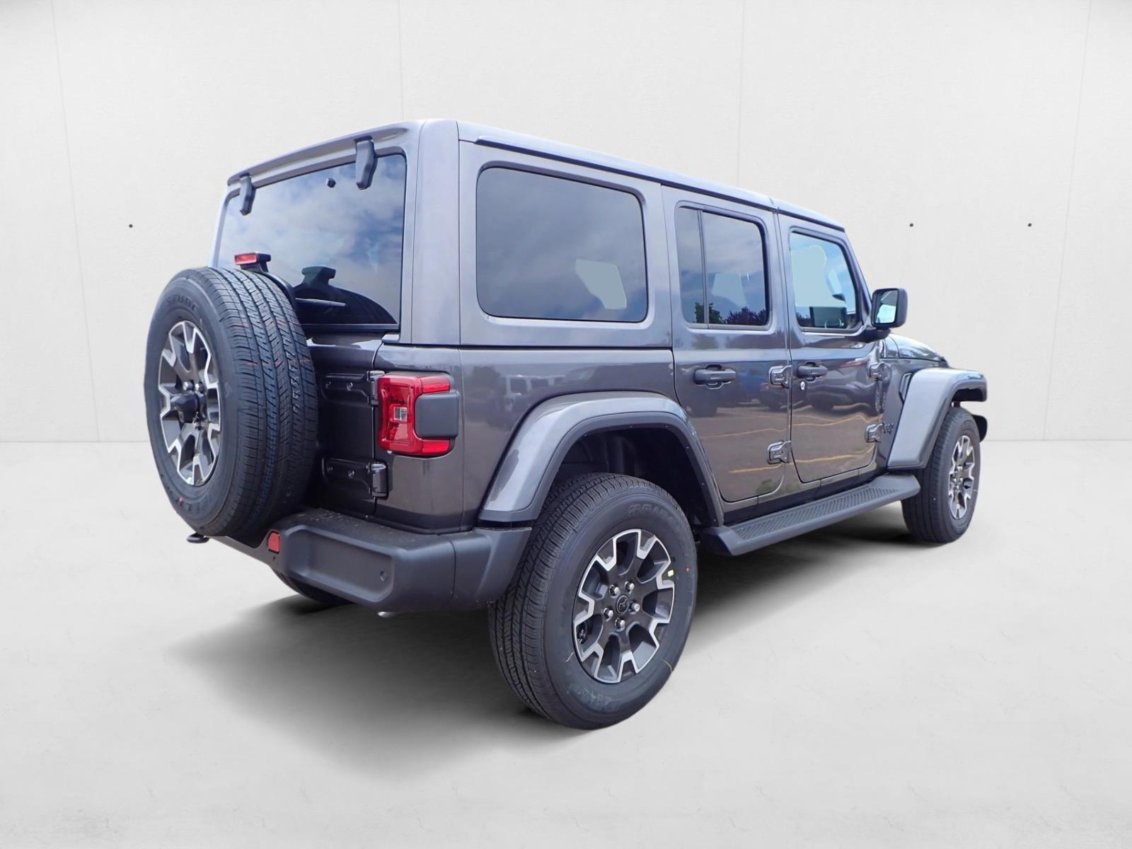 2025 Jeep Wrangler Sahara photo 4