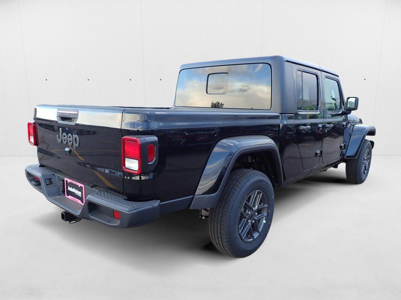 2025 Jeep Gladiator Sport S photo 4