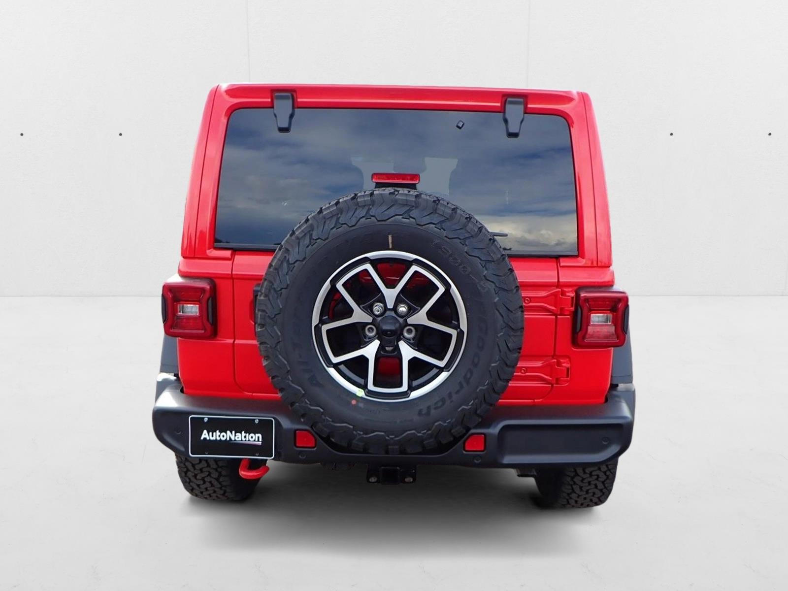 2025 Jeep Wrangler Rubicon photo 3