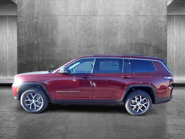 2025 Jeep Grand Cherokee Limited photo 3