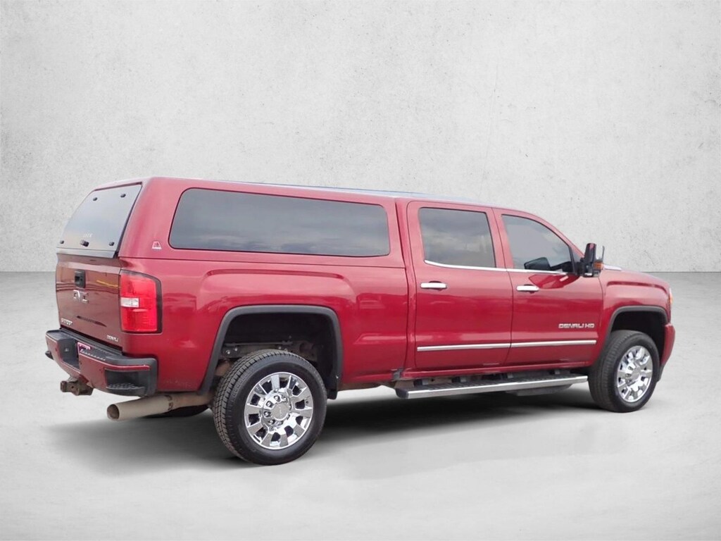 Used 2018 GMC Sierra 2500HD Denali Crew Cab Pickup