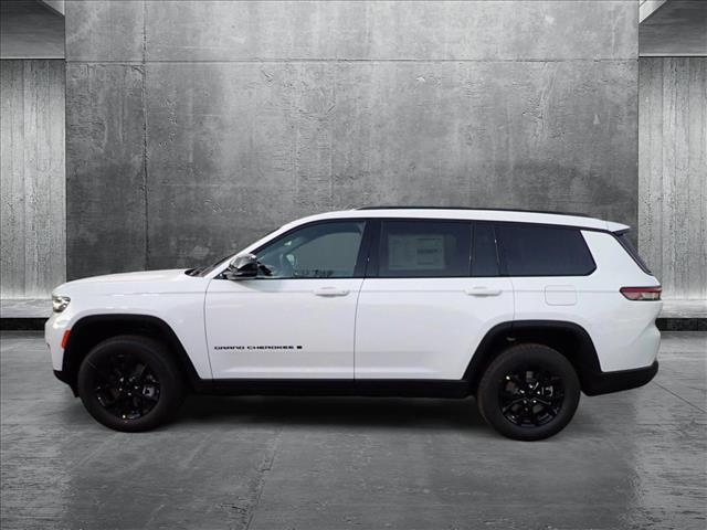 2025 Jeep Grand Cherokee Altitude X photo 3