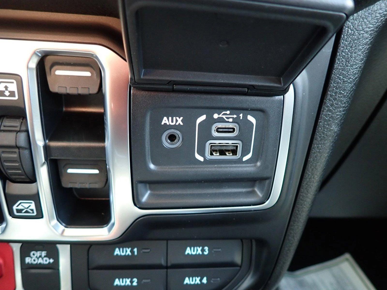 2025 Jeep Gladiator Willys - Photo 18