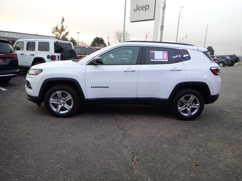 Used 2024 Jeep Compass Latitude Sport Utility
