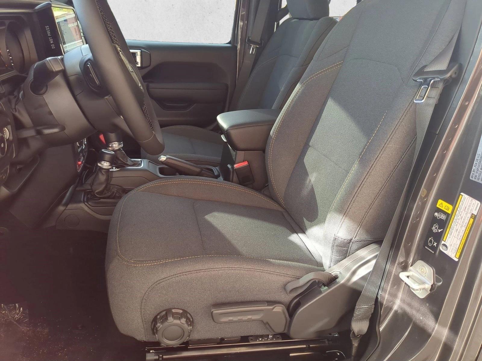 2025 Jeep Wrangler Willys photo 4