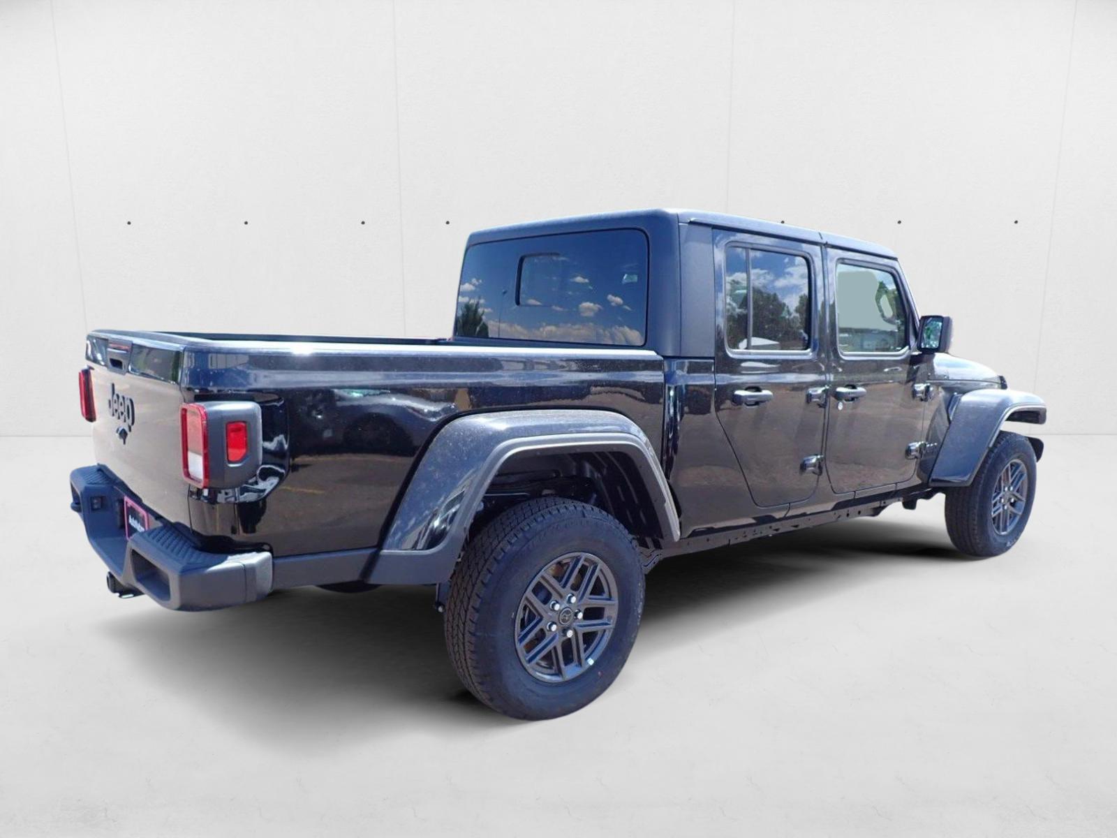 2025 Jeep Gladiator Sport S photo 4