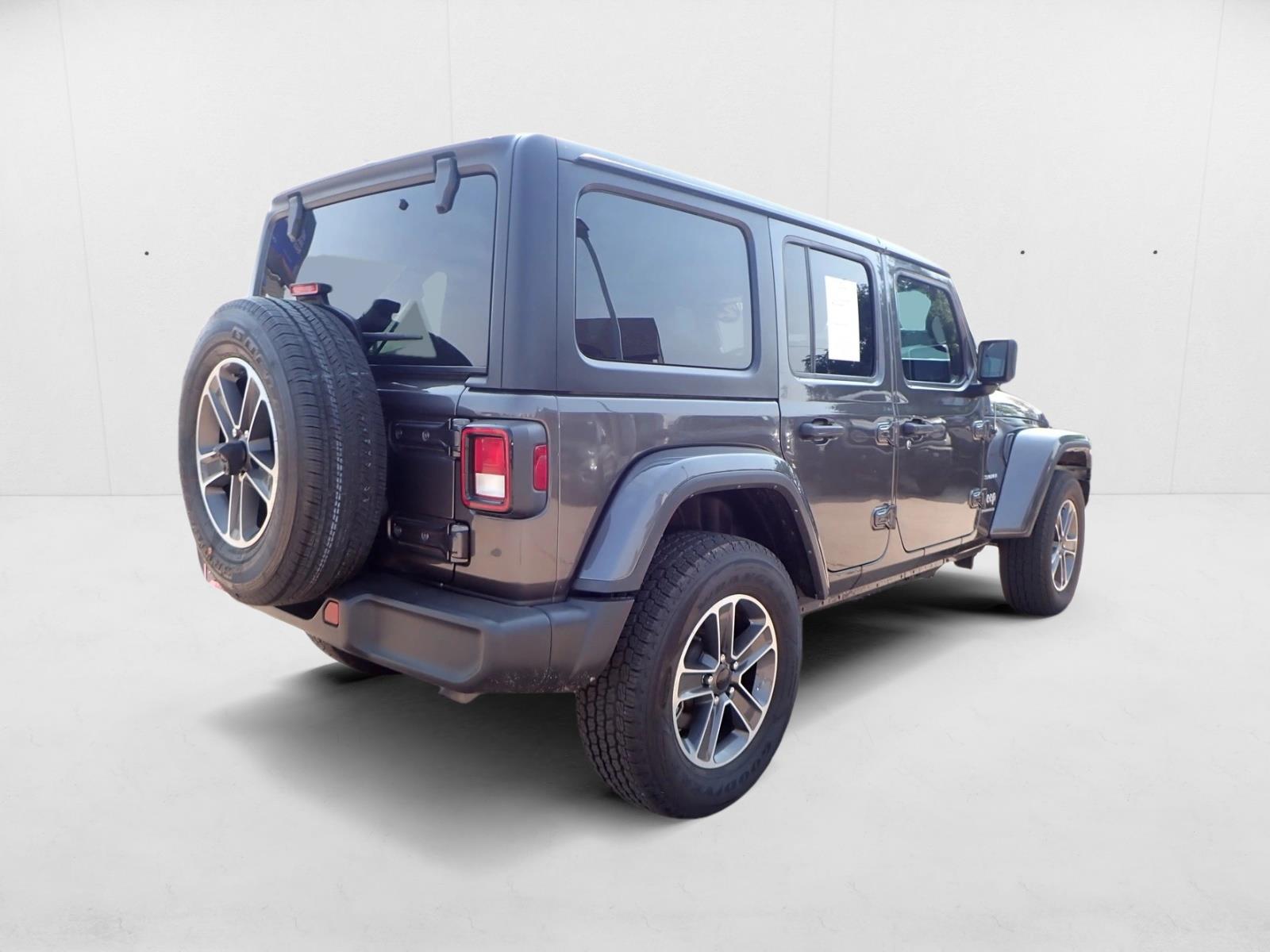 2023 Jeep Wrangler Sahara photo 4