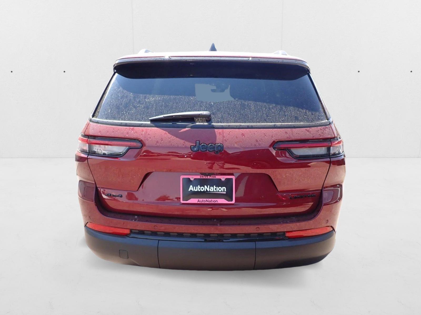 2025 Jeep Grand Cherokee Limited photo 3