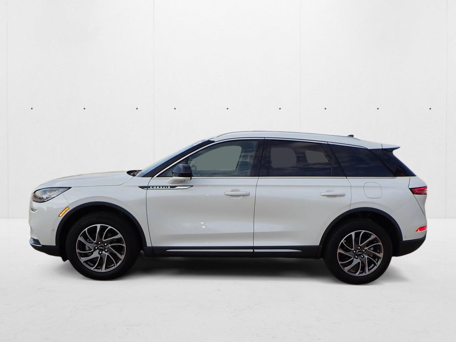 2022 Lincoln Corsair Standard photo 2