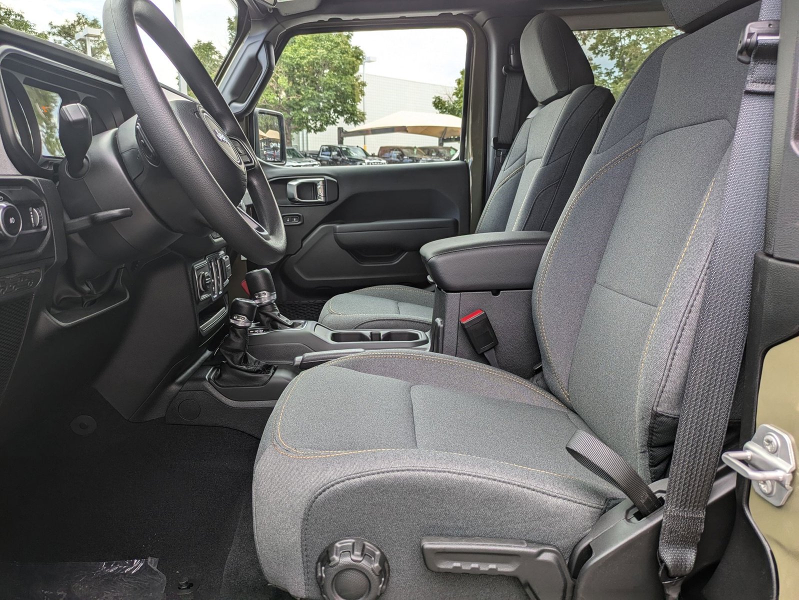 2025 Jeep Wrangler Sport photo 4