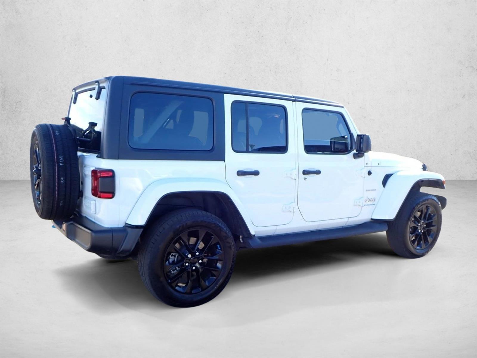 2023 Jeep Wrangler 4xe Sahara photo 4