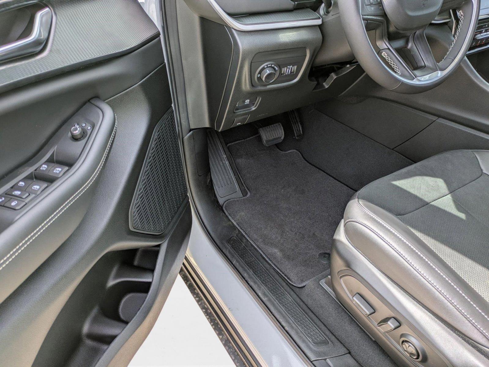 2025 Jeep Grand Cherokee Altitude X photo 4