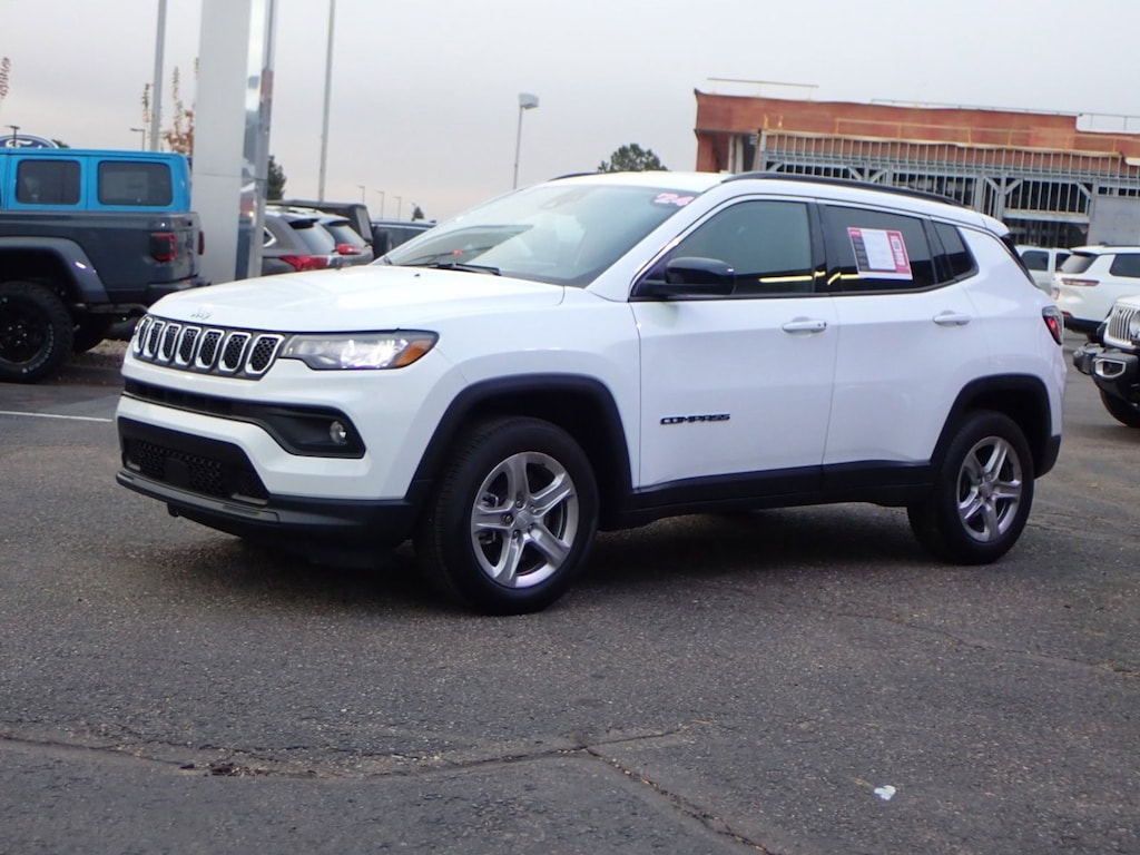 Used 2024 Jeep Compass Latitude Sport Utility