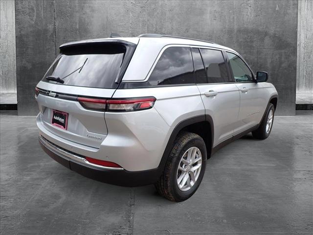 2025 Jeep Grand Cherokee Laredo X photo 4