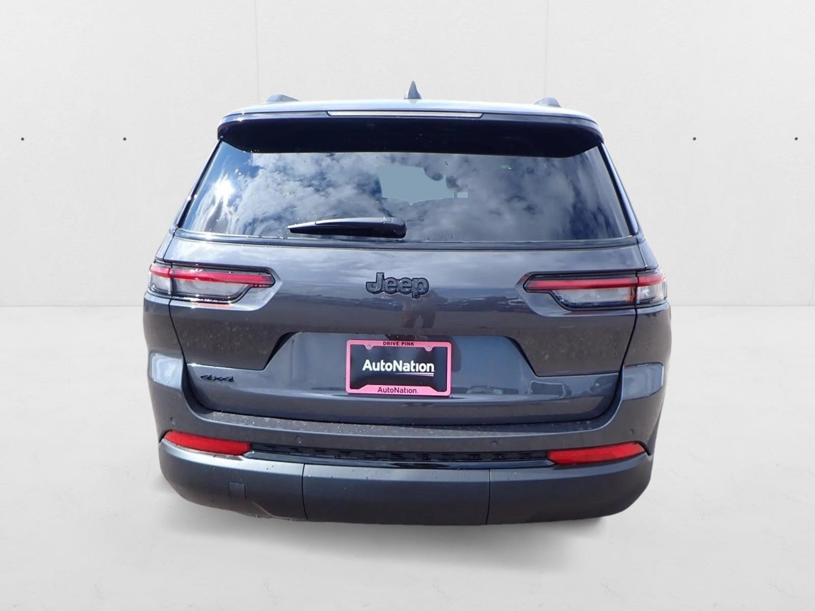 2025 Jeep Grand Cherokee Altitude photo 2