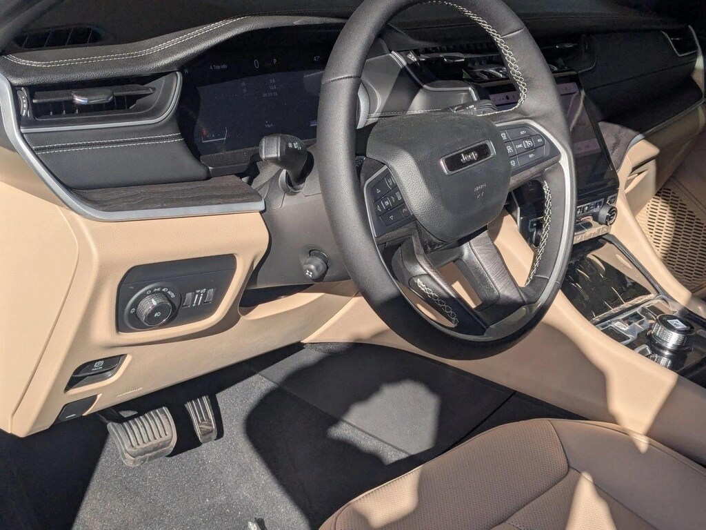 New 2025 Jeep Grand Cherokee Limited SUV