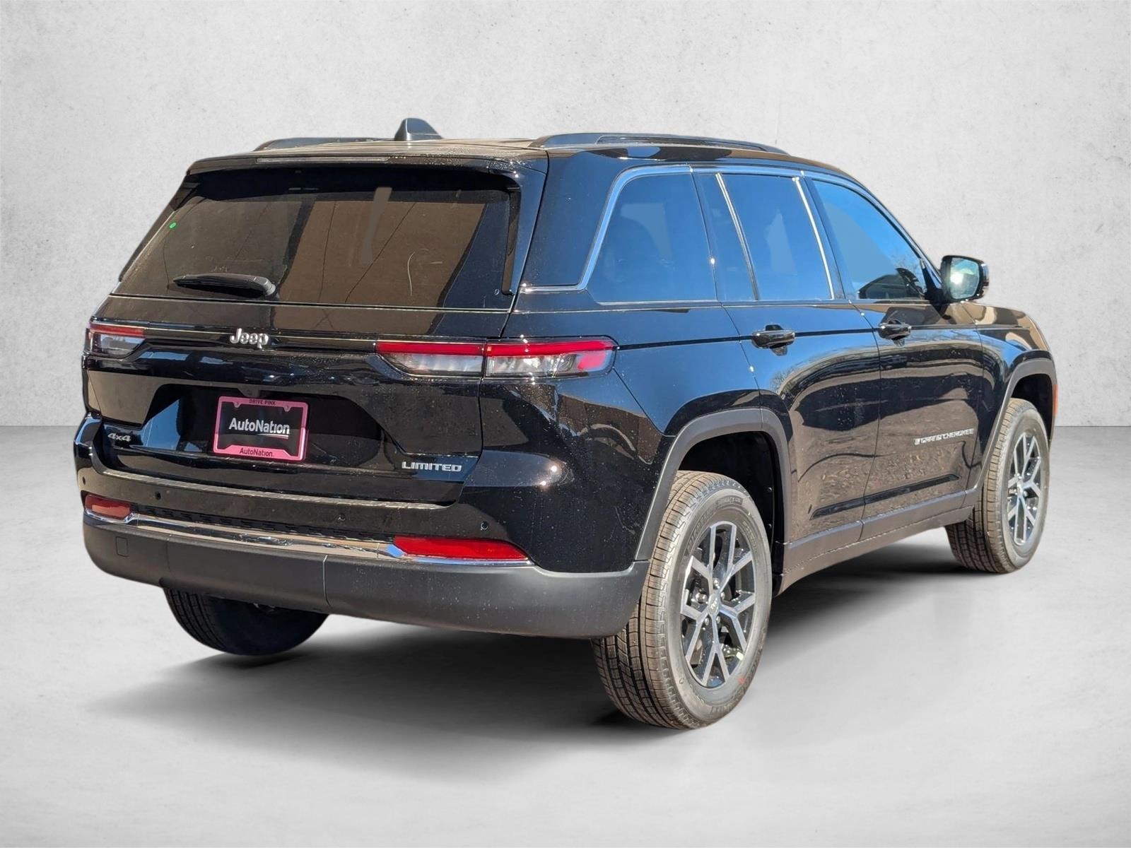 2025 Jeep Grand Cherokee Limited photo 2