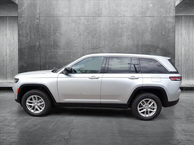 2025 Jeep Grand Cherokee Laredo X photo 2