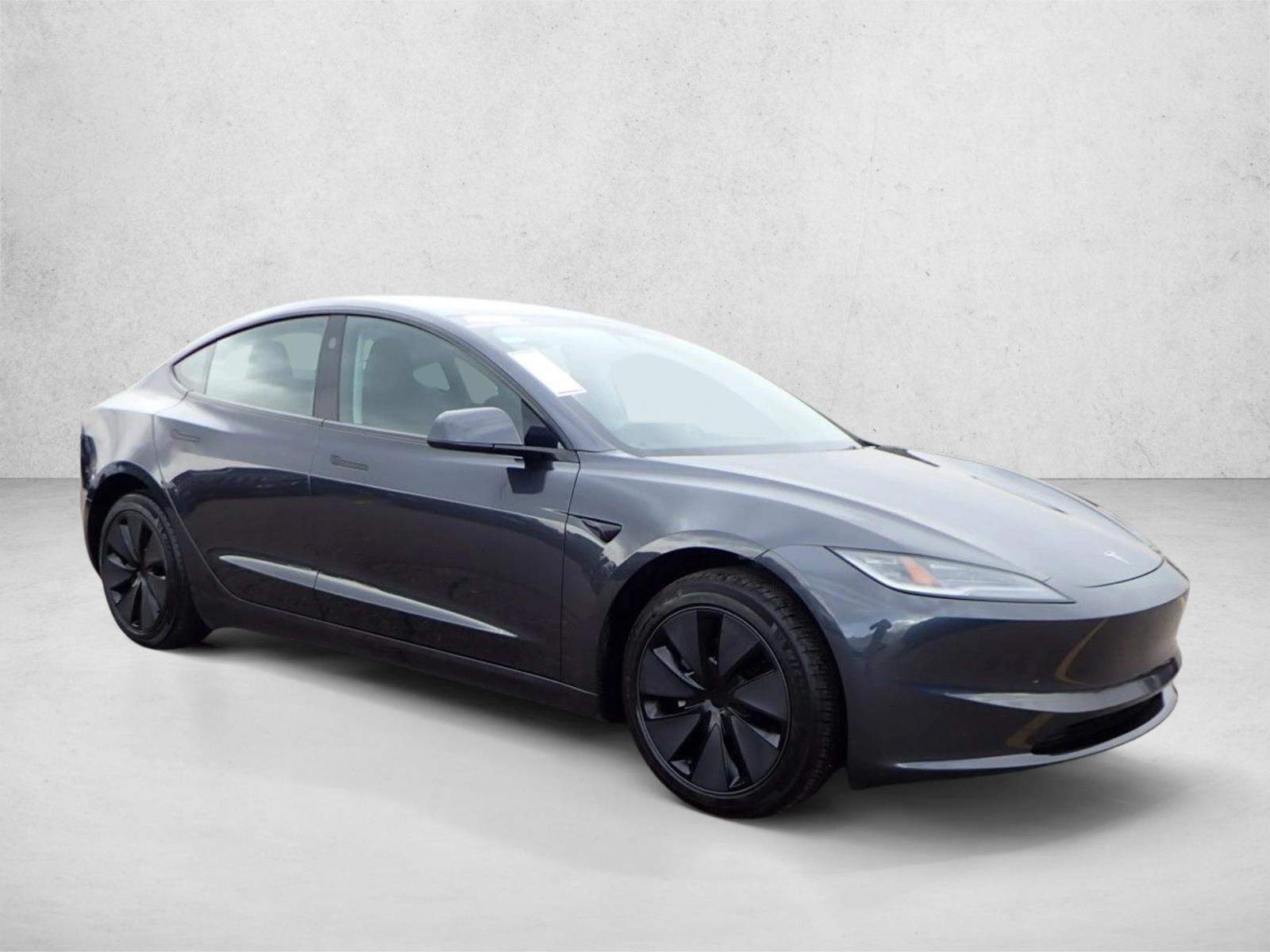 2025 Tesla Model 3 Long Range photo 4