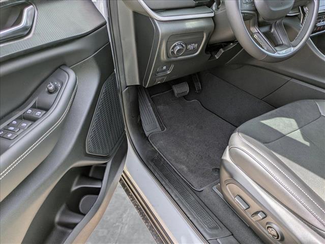 2025 Jeep Grand Cherokee Altitude X photo 4