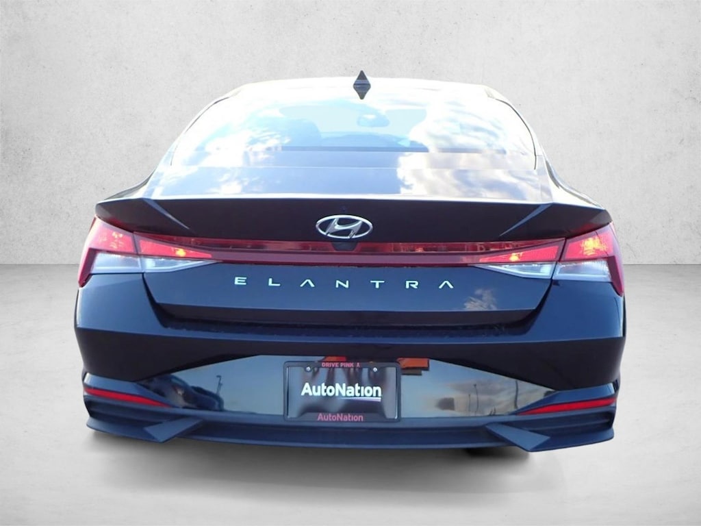 Used 2022 Hyundai Elantra SEL 4dr Car