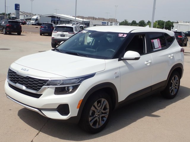 Used 2023 Kia Seltos LX with VIN KNDEPCAA7P7449462 for sale in Englewood, CO