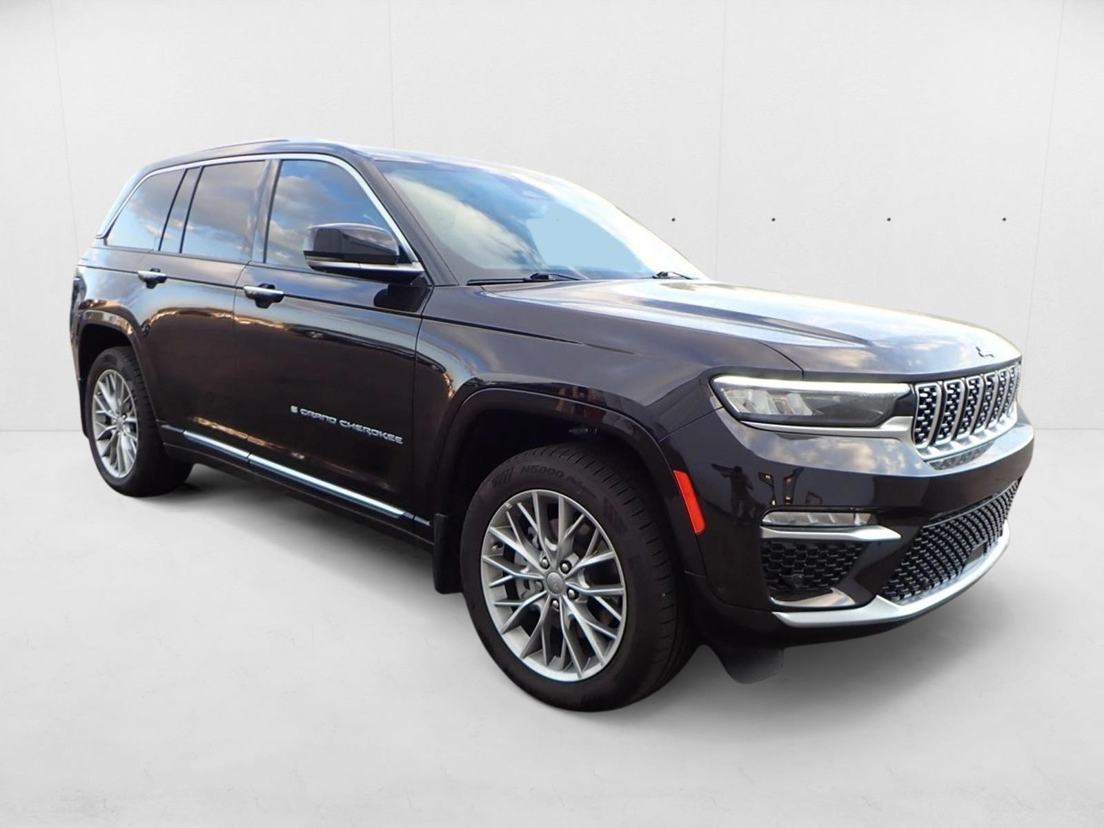 2022 Jeep Cherokee Summit 4xe photo 3